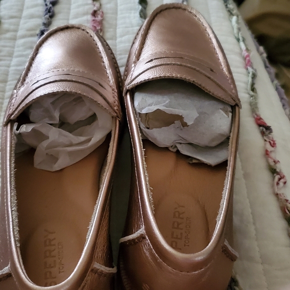 Womens Sperry rose gold loafers - Picture 4 of 5